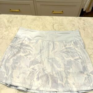Lululemon Athletica Pace Setter Light Gray tennis pickleball Skirt
